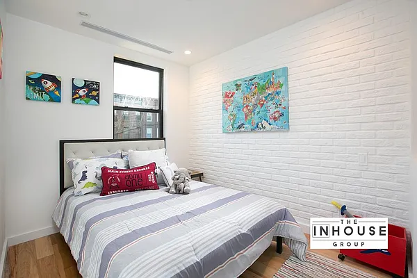 Sold by The In House Group | media 9