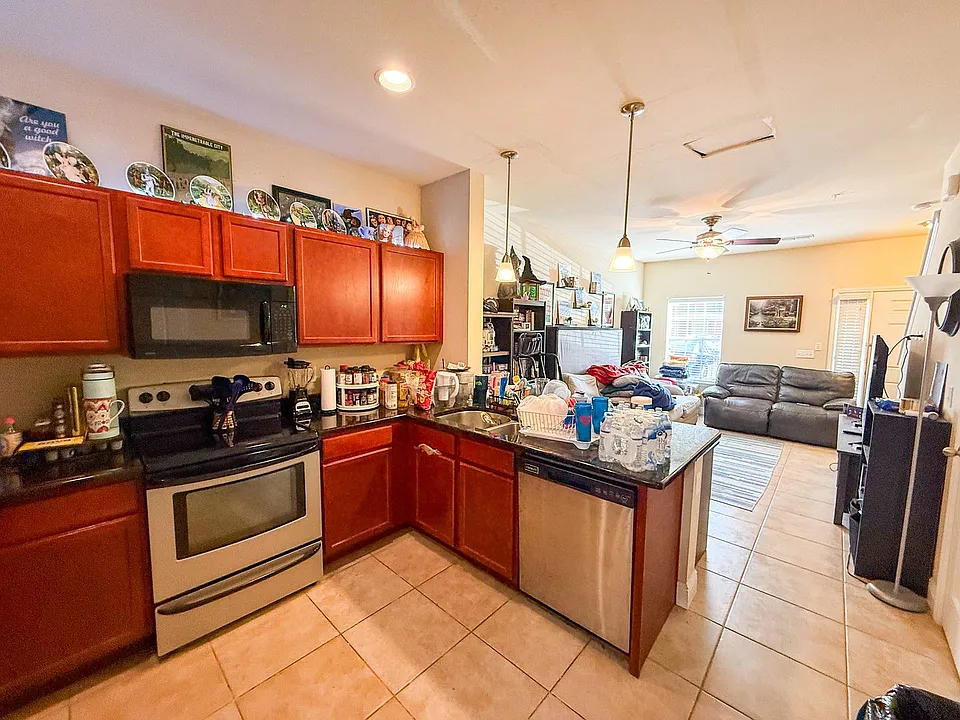 2946 SW 35th Pl #41