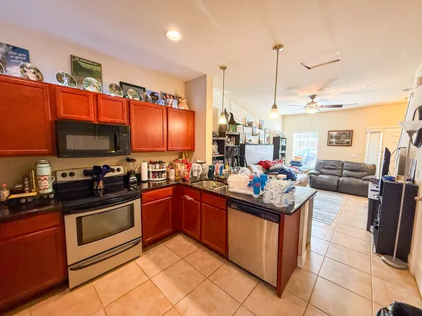 2946 SW 35th Pl APT 41, Gainesville, FL 32608