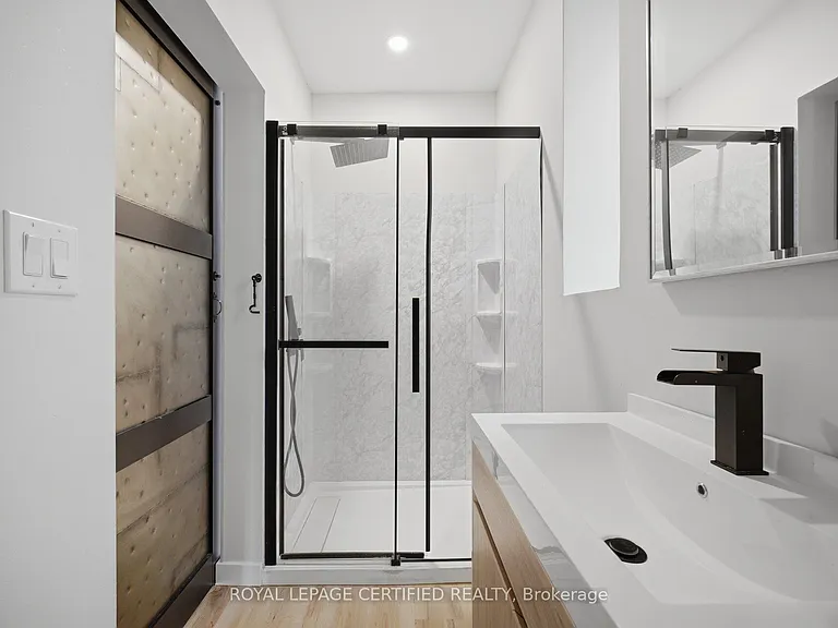 5759 Robinson St — Photo 25