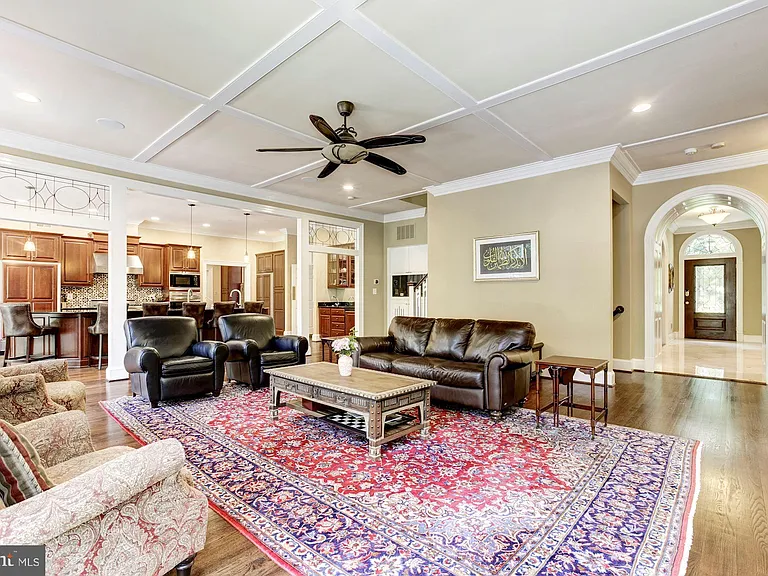 9909 Avenel Farm Dr — Photo 7