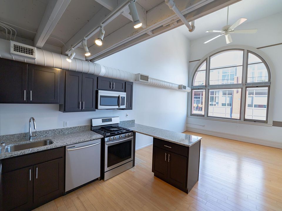 1st image of 1900 W 25th St APT 404