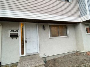 4868 Hendon Way #10, Ottawa, ON K1J 8T1