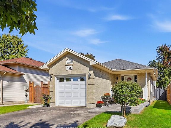 2nd image of 546 Talltree Cres