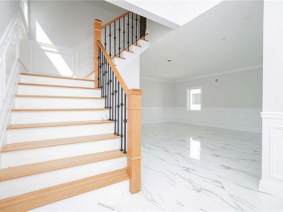 3rd image of 115 Glenwood Ave