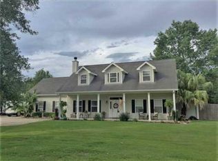 516 Garden Ln, Waveland, MS 39576
