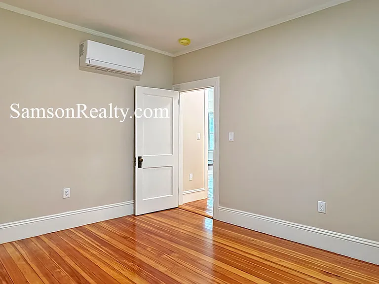 455 Morris Ave #1 — Photo 2