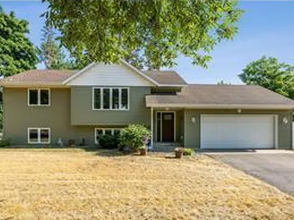 845 Halliday Rd, Saint Cloud, MN 56301