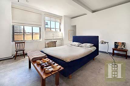 3rd image of 347 W 39th St APT 8W