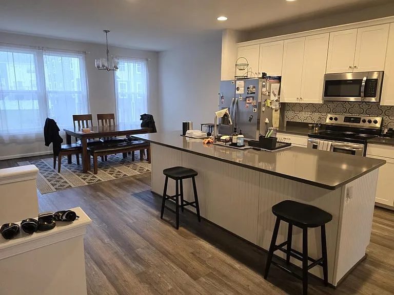 3803 Drayton Ct — Photo 3