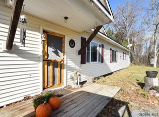 403 Riddle Rd, Cossayuna, NY 12834