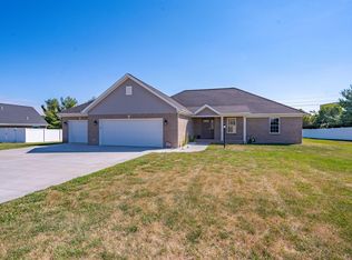 910 Blackfoot Dr, Fort Branch, IN 47648