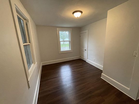 4th image of 2939 Spencer St
