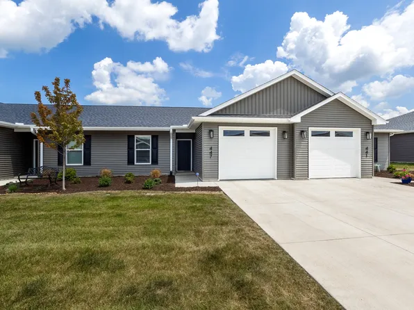 447 N 4th Ave, Eldridge, IA 52748
