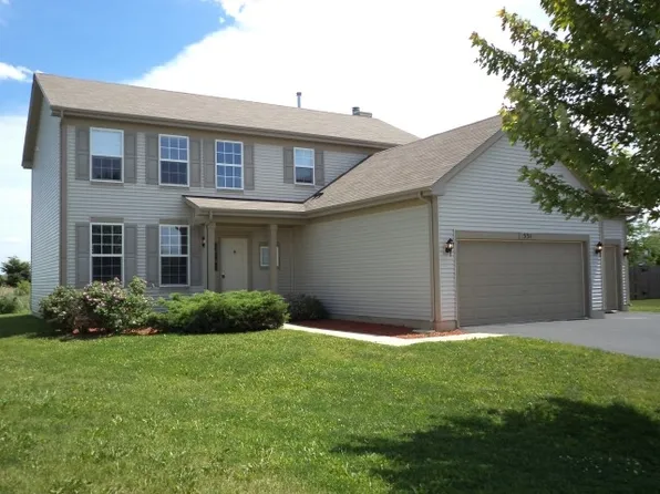 531 W Mara Lynn Ct, Round Lake, IL 60073
