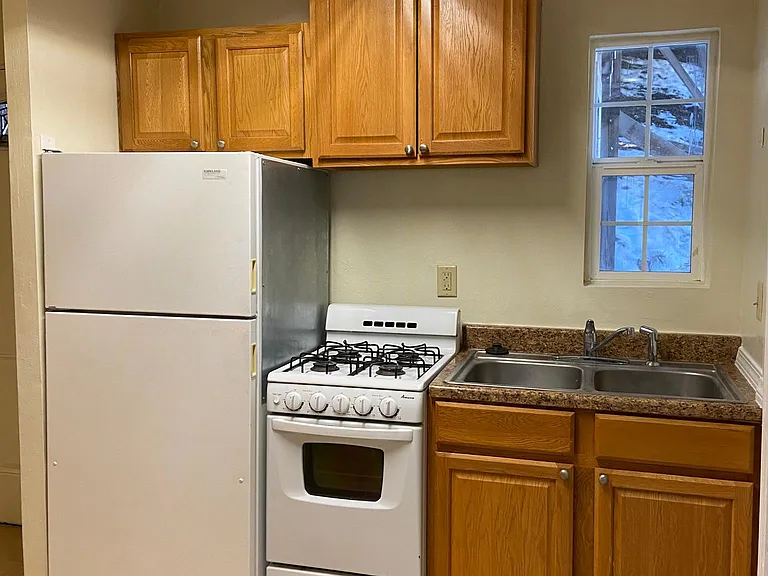 Hilltop Dr — Photo 19