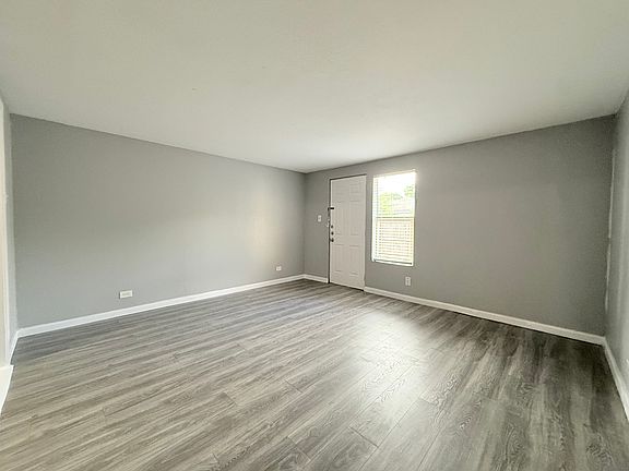 4th image of 601 Francine Dr #B