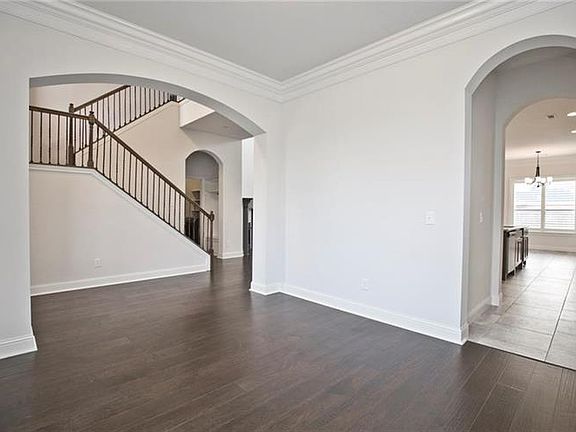 3rd image of 1541 N Lexington Pl