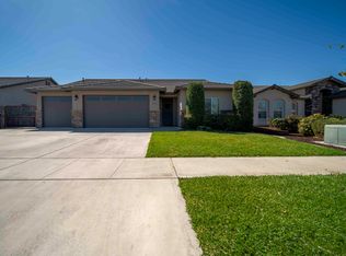 1979 Walnut Ave, Tulare, CA 93274