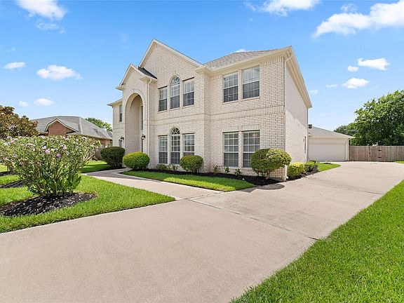 3rd image of 15319 Leila Bend Dr