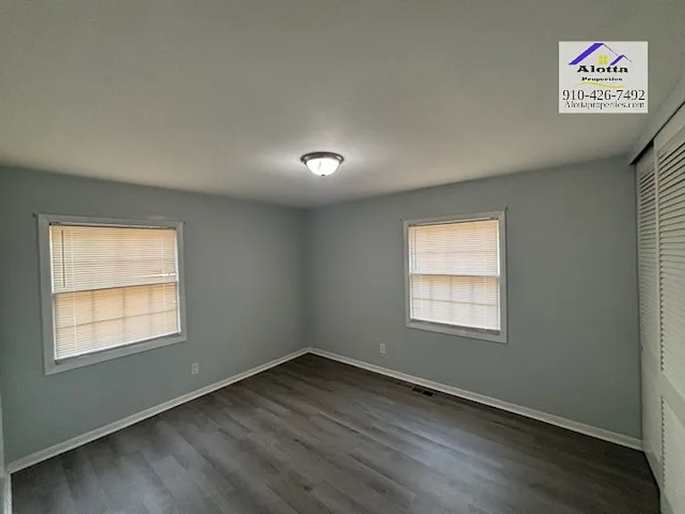 4430 Wellington Dr — Photo 8