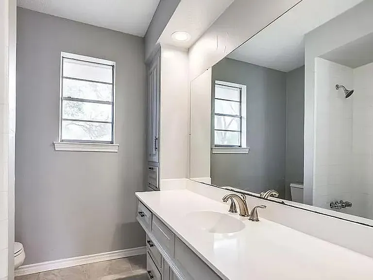 726 Cottonwood Cir — Photo 2
