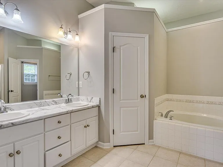 800 Cotswold Ct — Photo 20