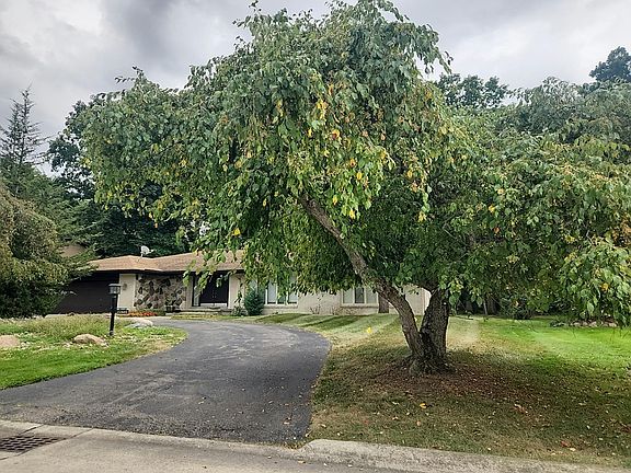 2nd image of 22605 Coventry Woods Ln