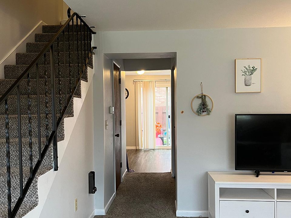 1st image of 747 Clareridge Ln
