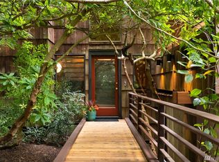 1 Lindley Rd, Mercer Island, WA 98040