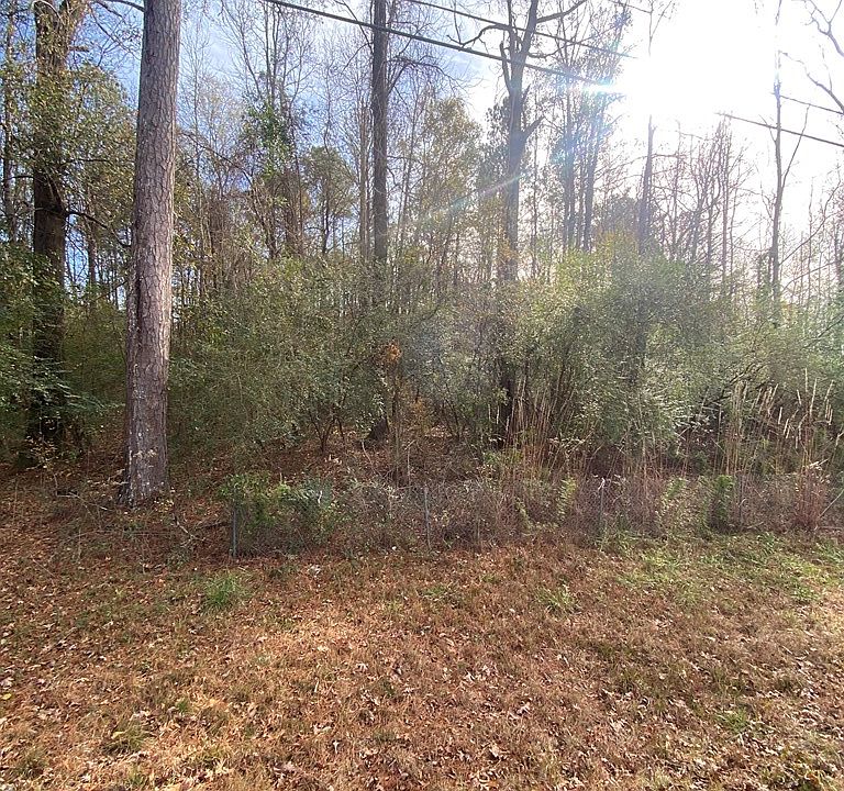 2nd image of 81 Woodland Dr