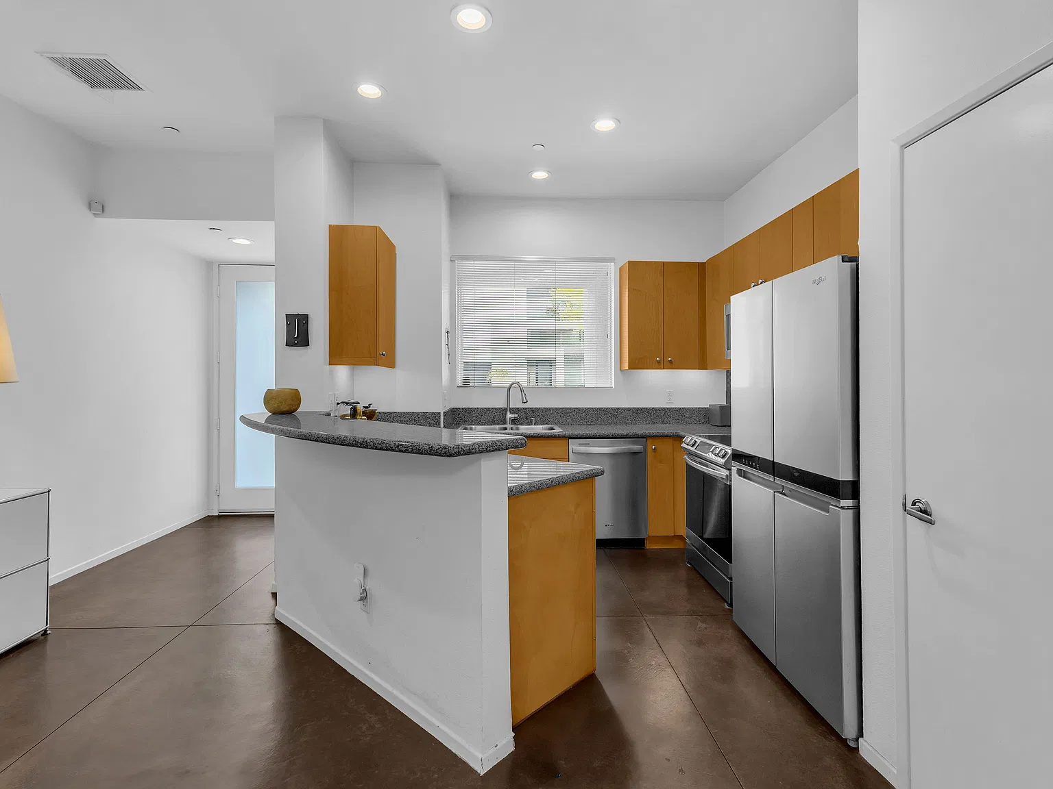 2 bed, 2.5 bath, 1306 sqft, $2,895 — Photo 4