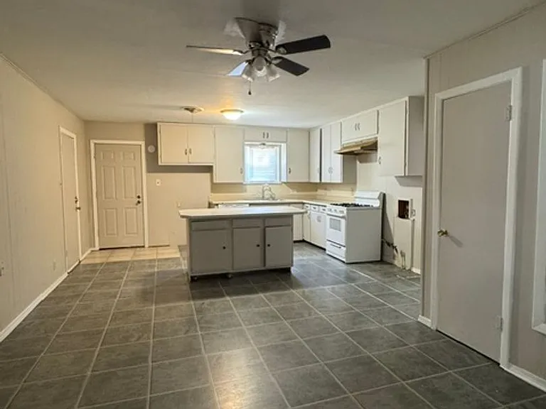 4323 S Polk St — Photo 6