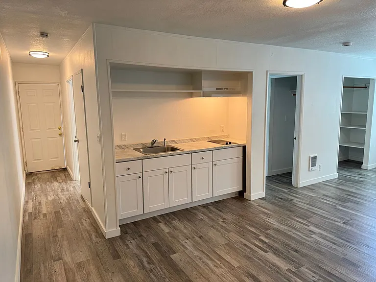 3358 Richard Ave — Photo 10