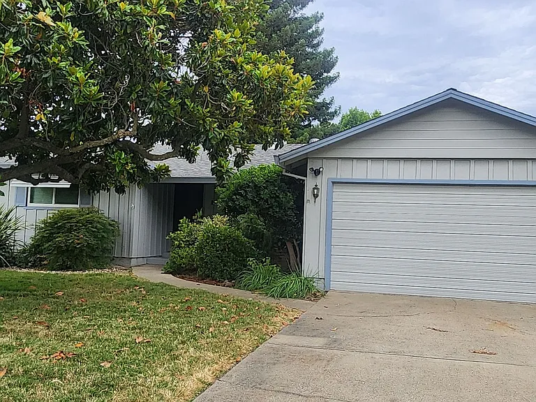 1117 Lancaster Way — Photo 1