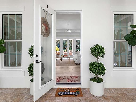 5th image of 260 Lakeview Way