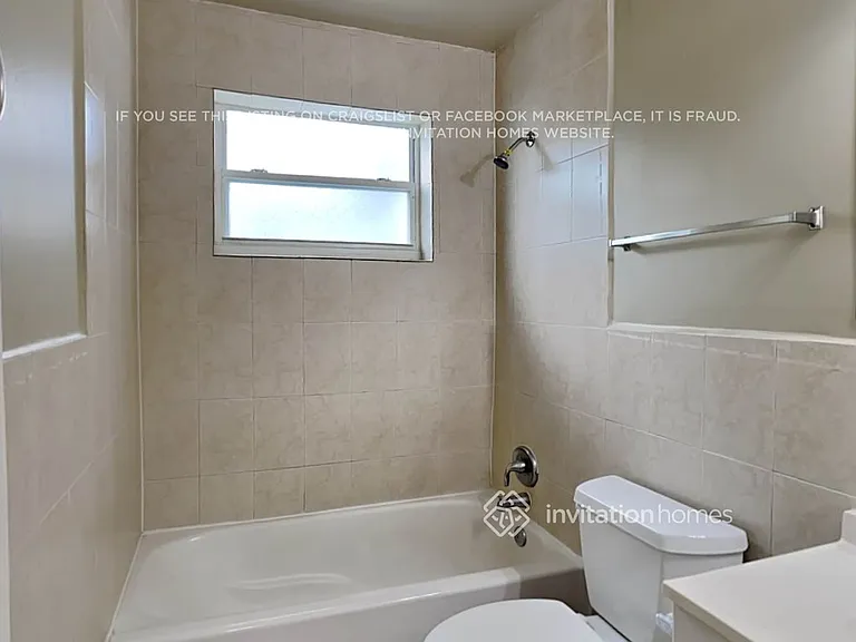 2021 SW 64th Ave — Photo 16