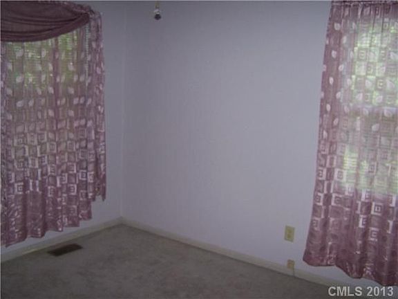 3rd image of 140 Sharon Crest Dr