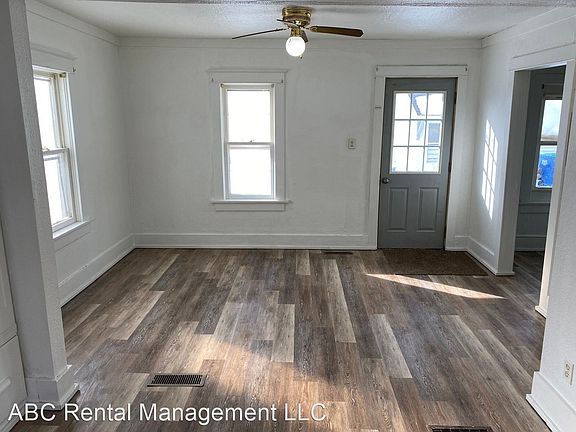 2nd image of 1335 1/2 Prospect Ave
