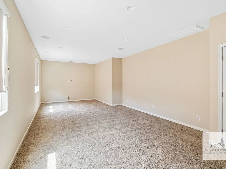 2398 E Prestwick Ave — Photo 9
