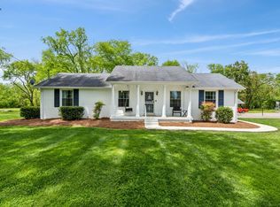 208 Bartonwood Dr, Lebanon, TN 37087