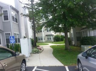 48 Driftwood Ct #317, Galloway, NJ 08205