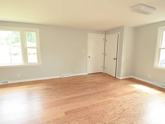 2nd image of 393 Abbington Ave