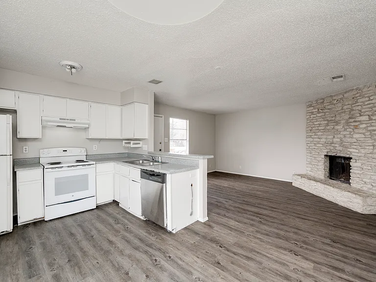 11907 Alpheus Ave — Photo 5