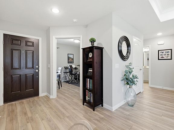 3rd image of 9317 Riverlight Rd