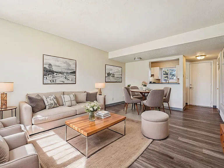 2 Bed, 1.5 Bath