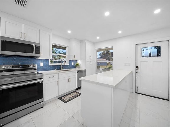 4th image of 2858 Arbutus ST #F1