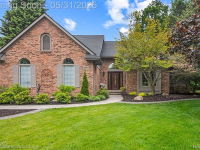 22744 Spy Glass Hill Dr, South Lyon, MI, 48178