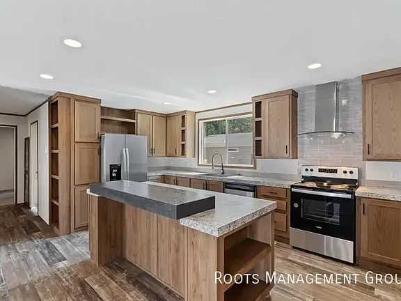 3rd image of 354 Robin Ln #354RO