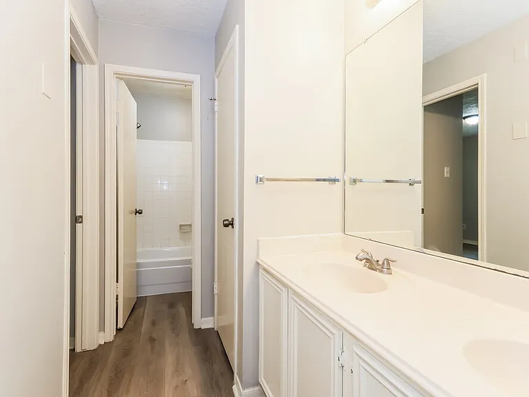 4910 Stone Harbor Dr — Photo 16